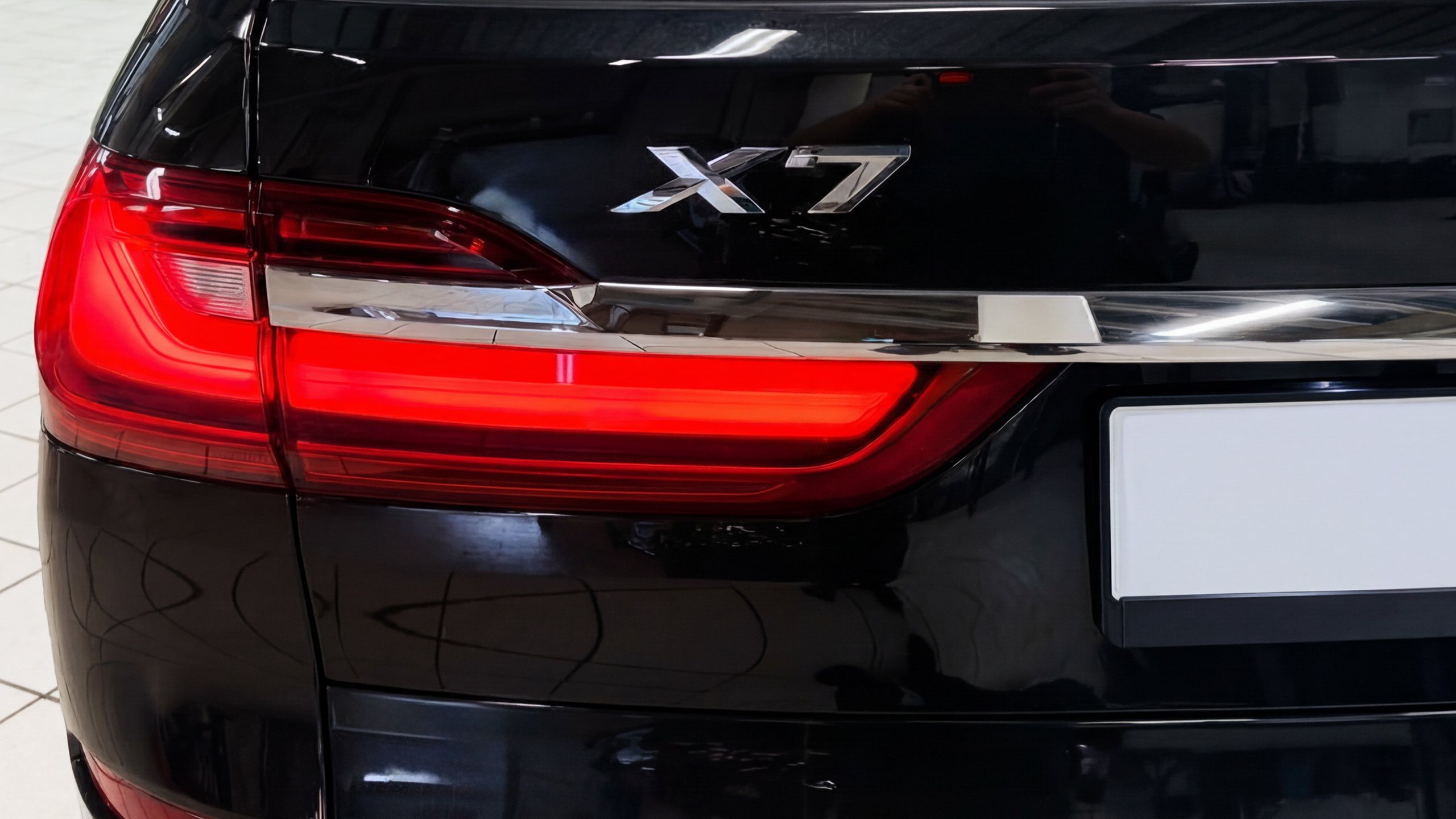 BMW X7-Series 40d шильдик модели