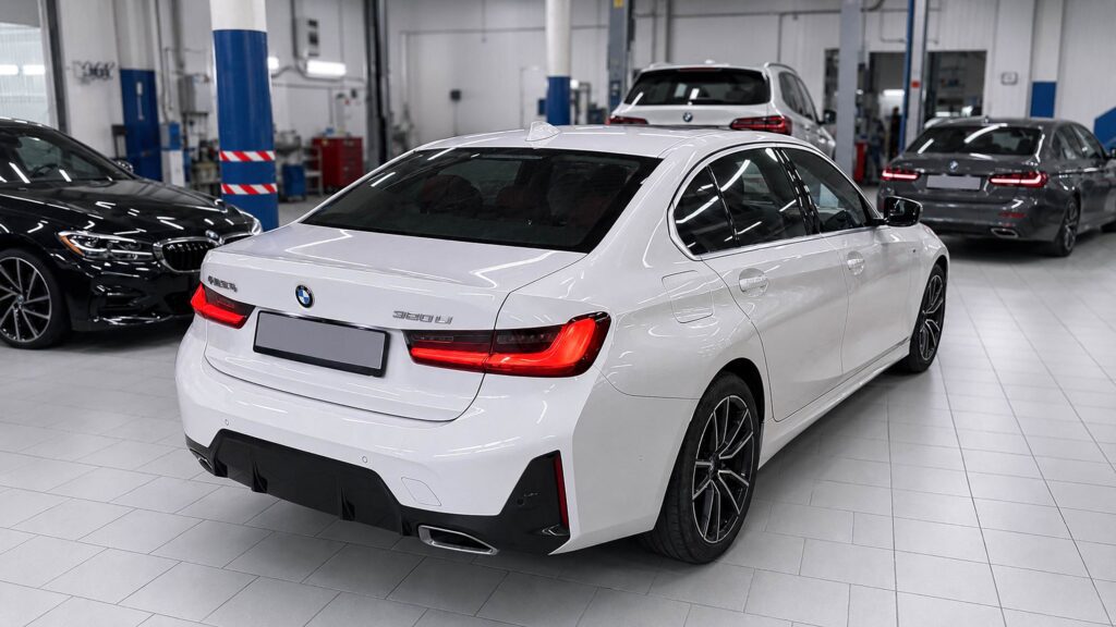 BMW 3-Series G2 2024 года с пробегом 30 564 км: BMW 3 (G28) на замене моторного масла в Юнион Моторс