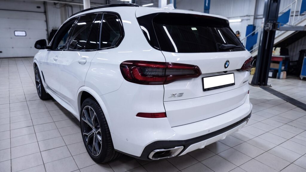 BMW X5-Series 30d G05 2020 года с пробегом 68 358 км: BMW X5 30d (G05) на замене моторного масла в Юнион Моторс