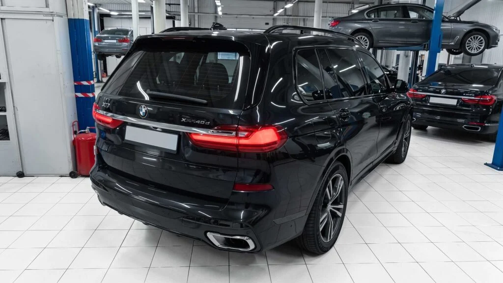 BMW X7 40d G07 приехал на замену тормозной жидкости