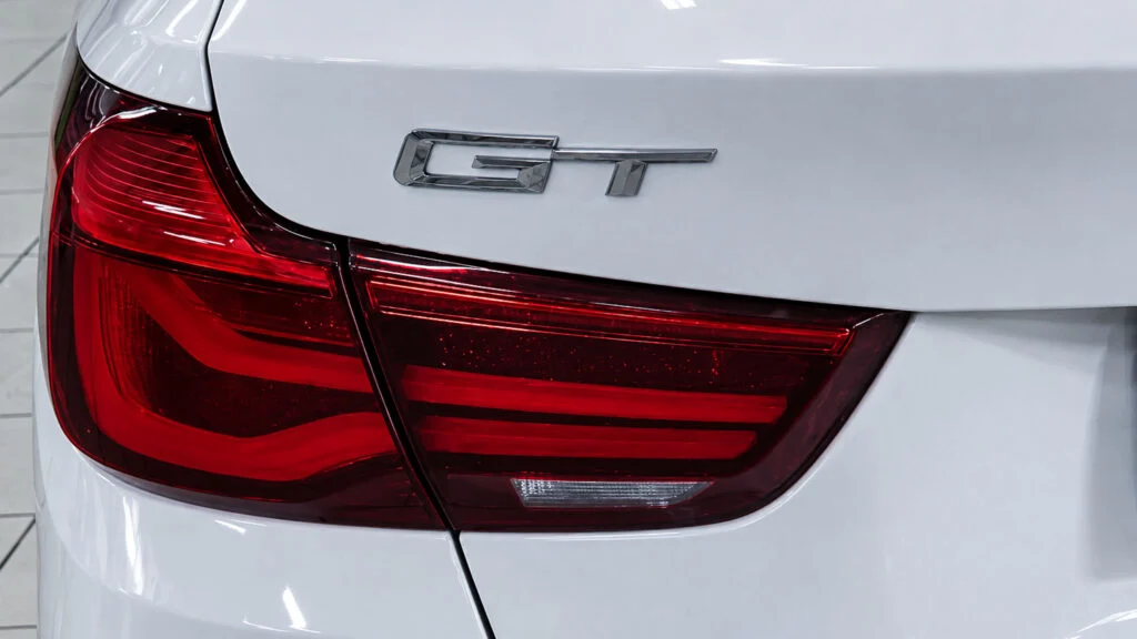 BMW 320d GT F34 шильдик модели