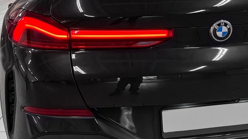 BMW X6 30d G06 шильдик модели