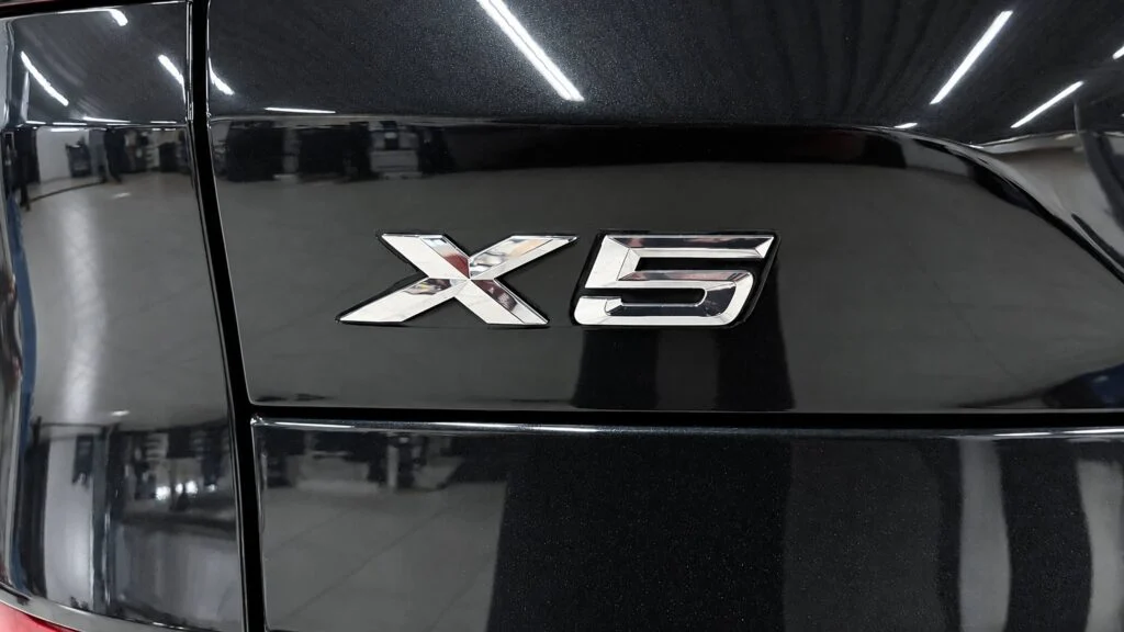 BMW X5 40d G05 шильдик модели